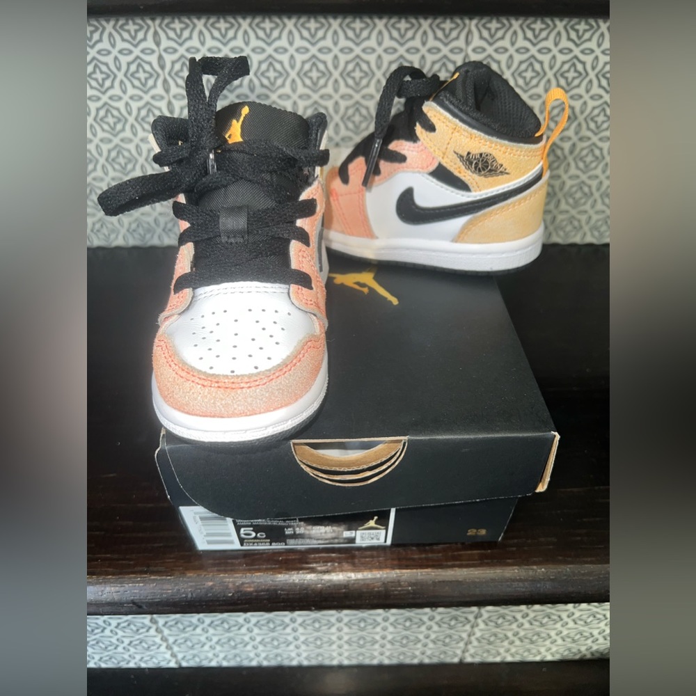 Jordan Mid 1’s Toddler